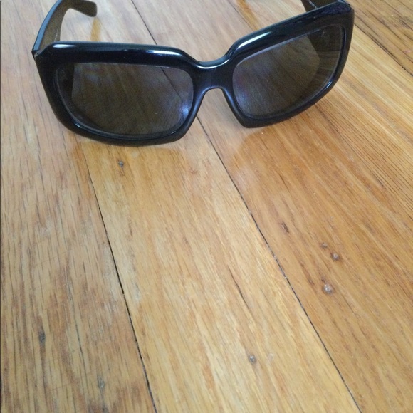 Chanel mother of pearl sunglasses SOLD - Picture 8 of 11
